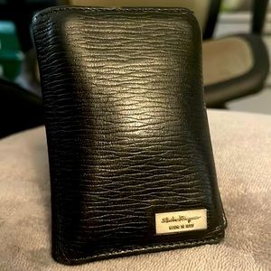 Salvatore Ferragamo Men's Leather Bifold Wallet Black with Red Interior Italy